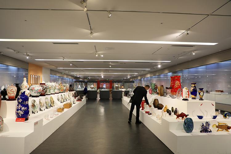 首届山西工艺美术产品博览交易会开幕式今日在太原美术馆举行